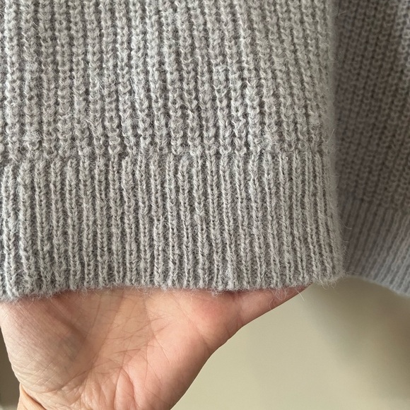 A.n.a. brand Oversized, Cropped Gray 3-button Cardigan Women’s size small - Picture 15 of 15